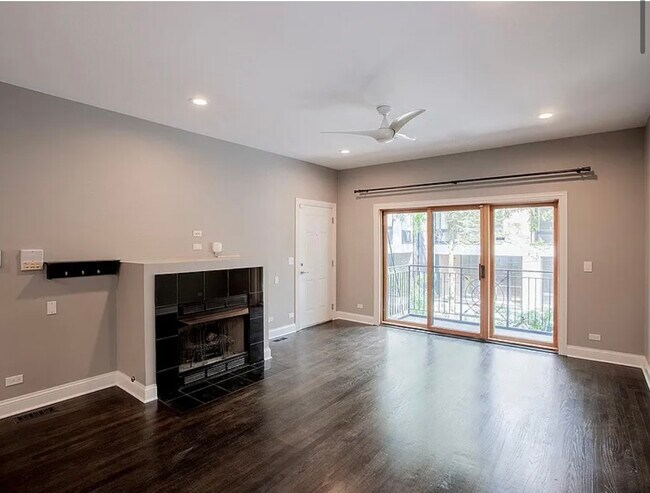 Building Photo - 524 N Hermitage Ave