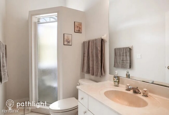 Building Photo - 3 br, 2 bath House - 602 Moss Avenue UNIT