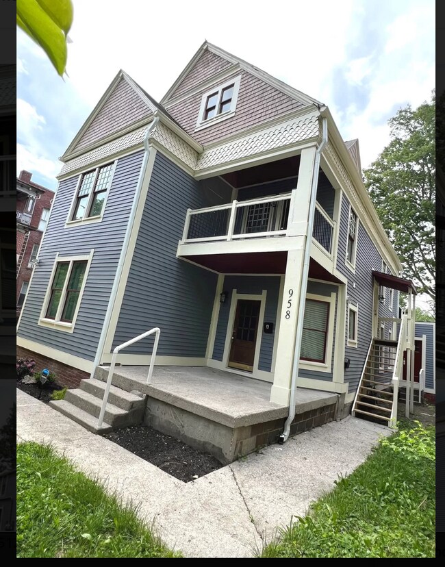 Building Photo - 958 Woodruff Place Middle Dr