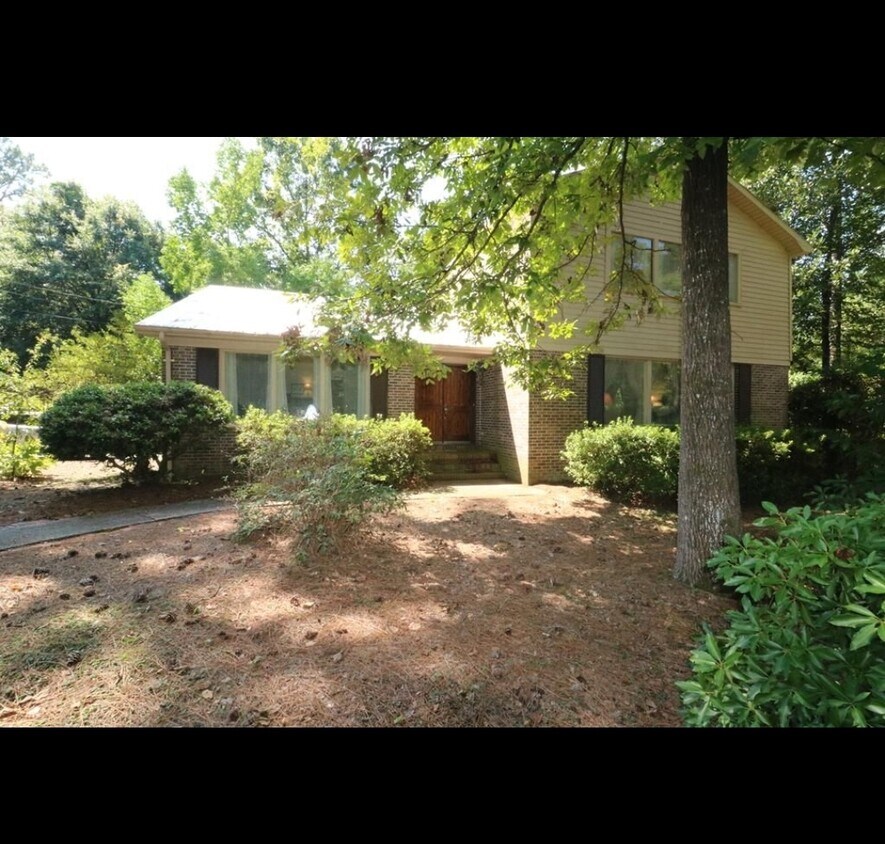 Building Photo - 155 Melvin Rd