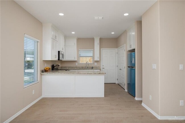 Building Photo - 3012 W Driftwood St