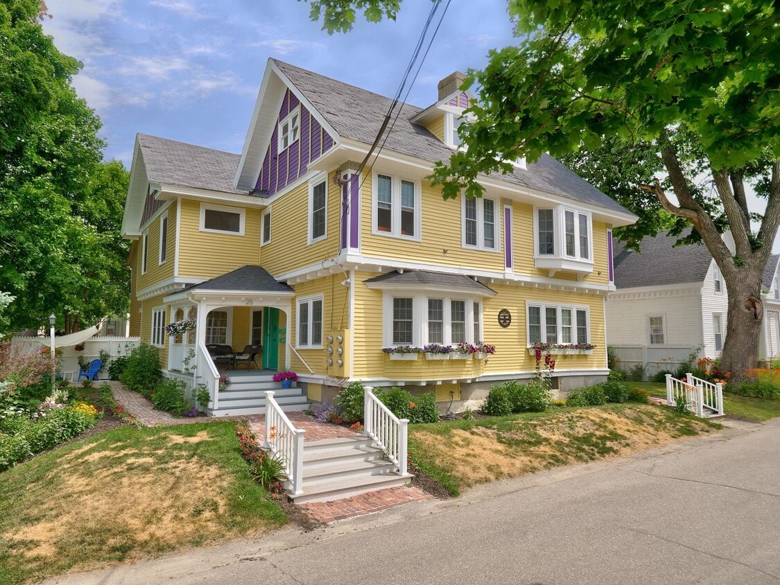 25 Maple St, Rockland, ME 04841 House Rental in Rockland, ME