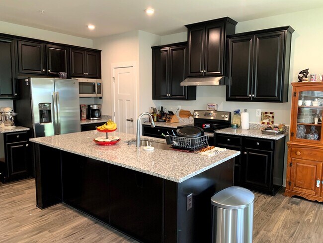 Building Photo - 10555 Hunter Ct