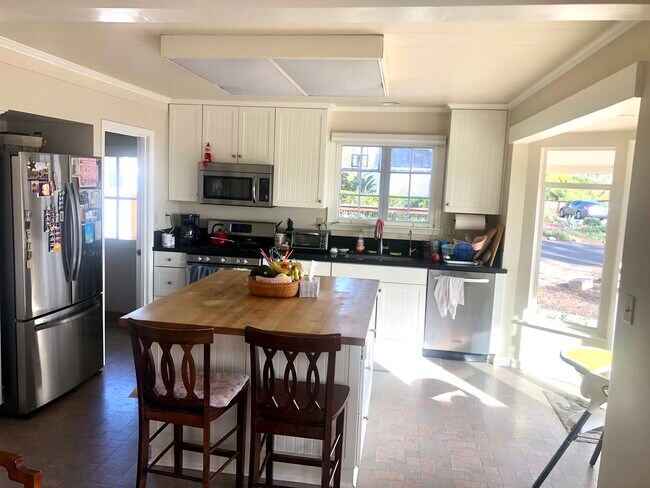 Kitchen - 880 Cambridge Dr