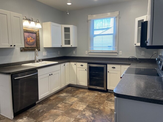 Building Photo - Spacious 3 Bedroom Townhome in Mount Joy -...