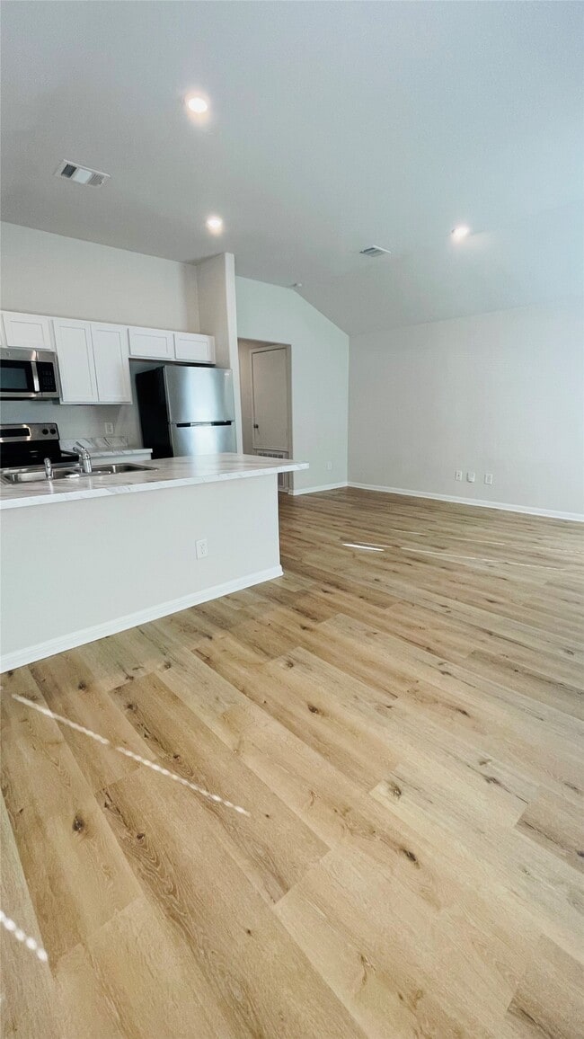 Building Photo - 958 Rd 5702