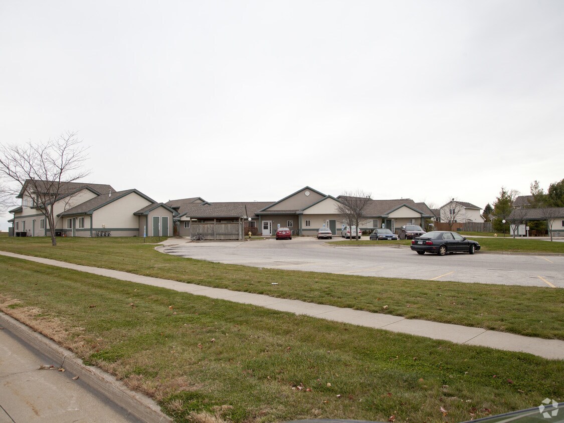 Lyn Circle Townhomes Waukee, IA