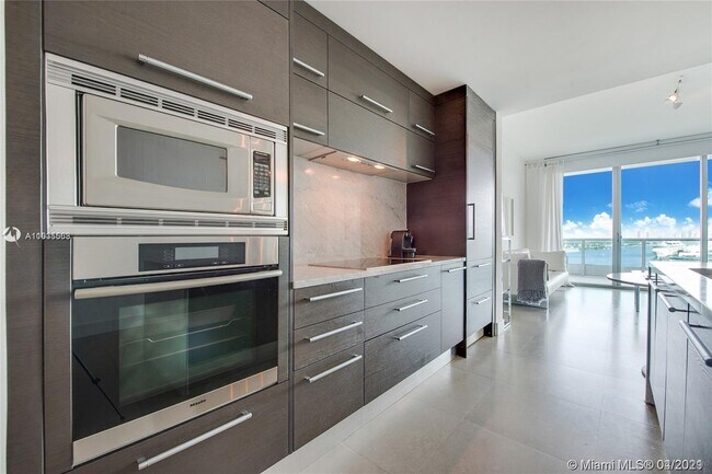 Foto del edificio - 900 Biscayne Blvd