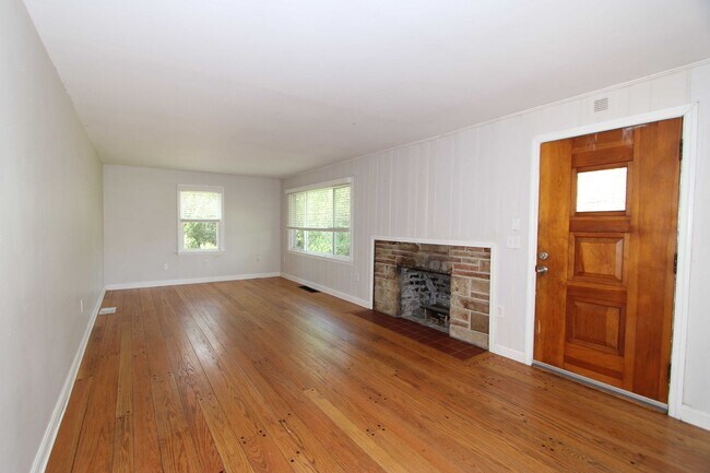 Foto del edificio - 3 Bed 1 Bath House