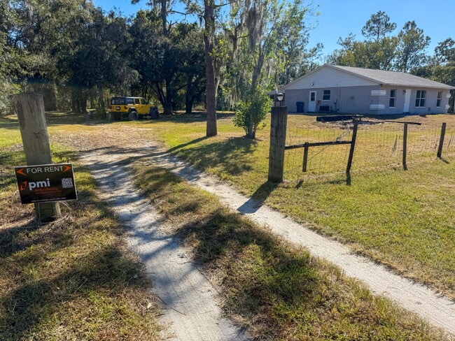 Building Photo - COUNTRY LIVING ON 5 ACRES WITH 3 BED, 3 BA...