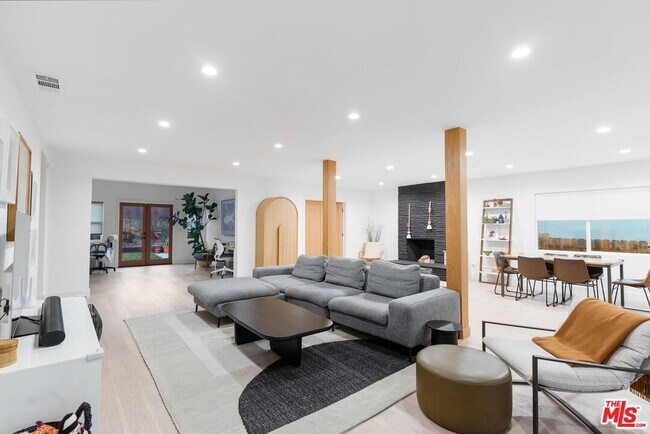 Foto del edificio - 5658 Coliseum St