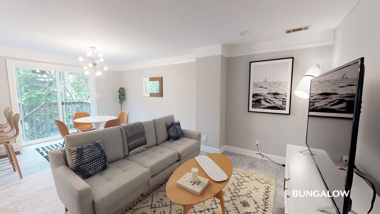 Foto principal - 3811 Clarke St