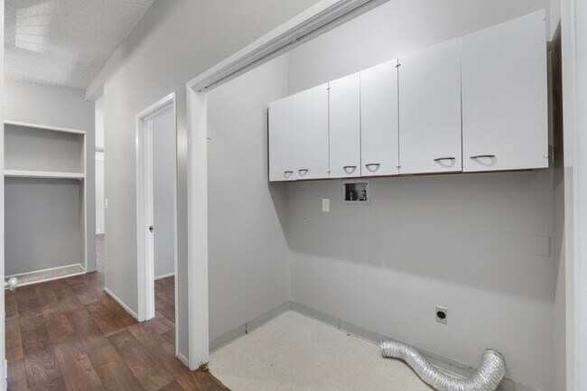 Foto del edificio - 12737 Lala Cove Ln SE