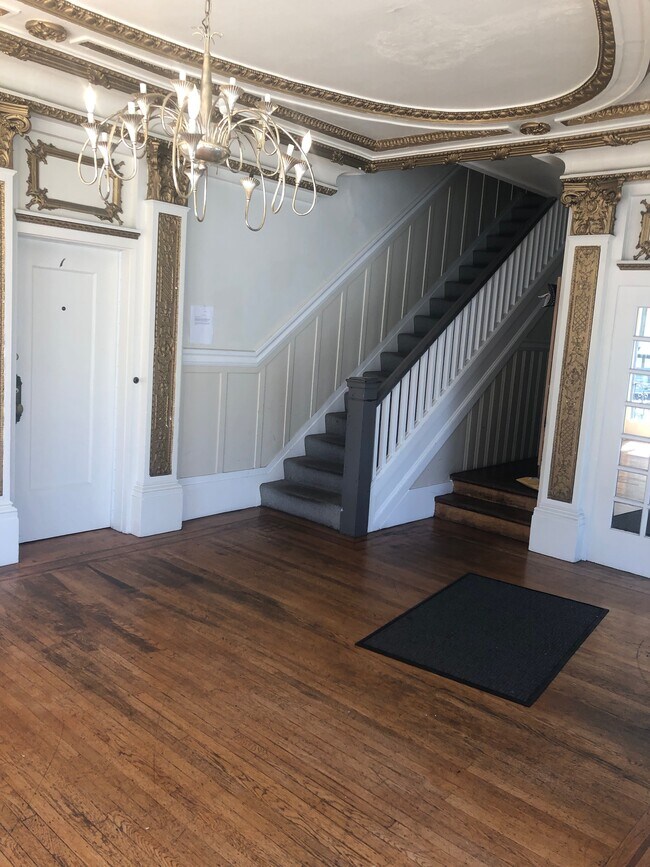 vestíbulo - 1501 Leavenworth St