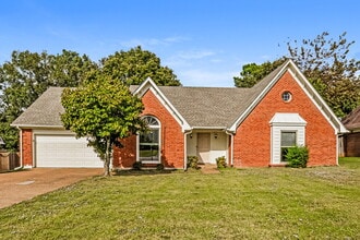 Building Photo - 6770 Lake Point Cir