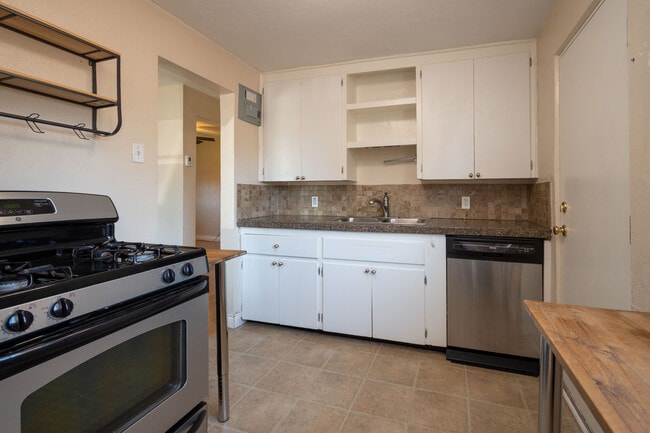 Kitchen - 1959 Oswego St