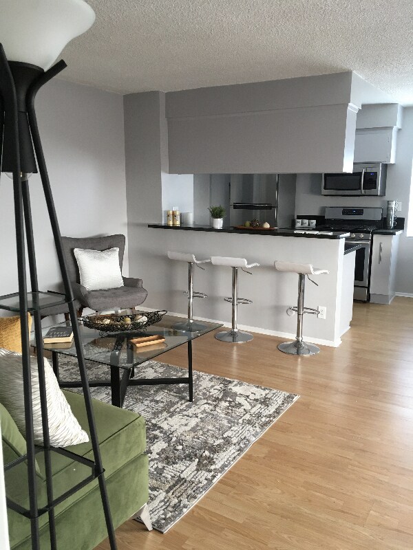 Foto principal - 2827 S Corning St