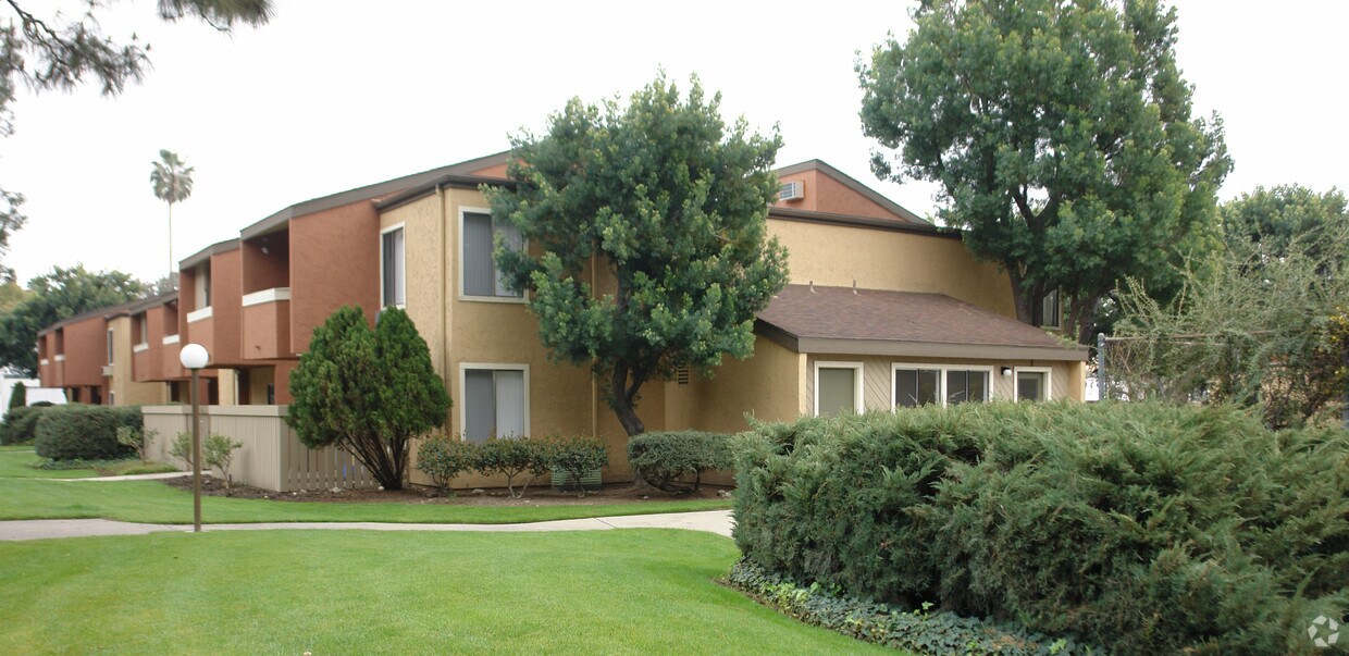 Plum Tree Apartments Claremont, CA