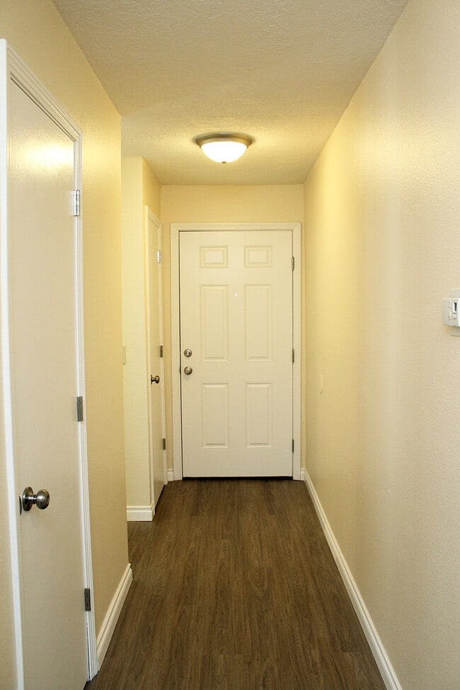 Building Photo - 3805-3805 SE Cesar Estrada Chavez Blvd