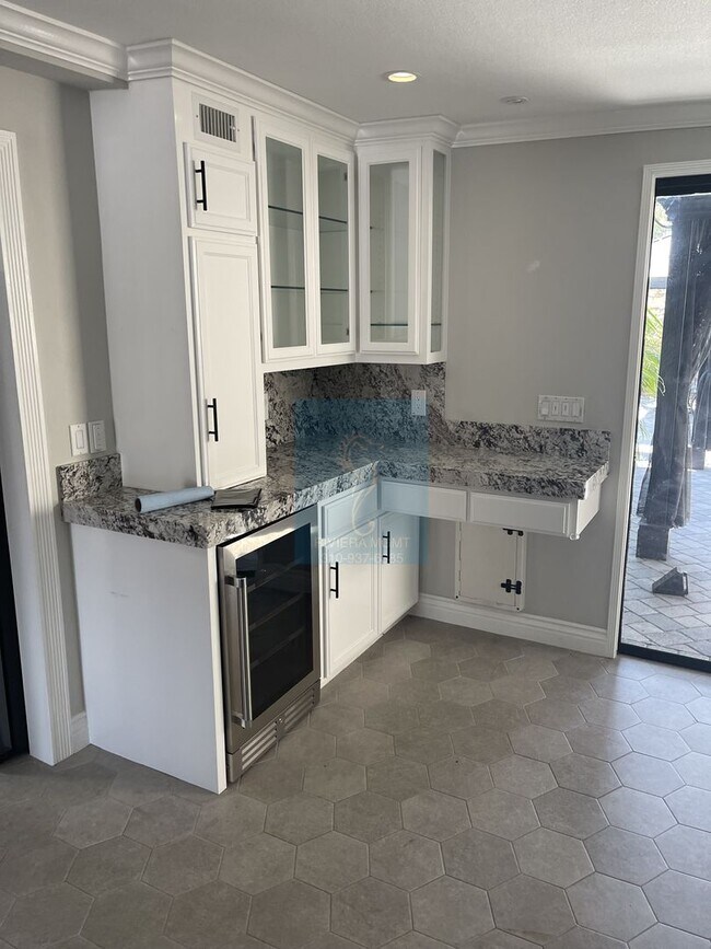 Building Photo - 3 BR 2 BA Renovated Home in W. Torrance **...