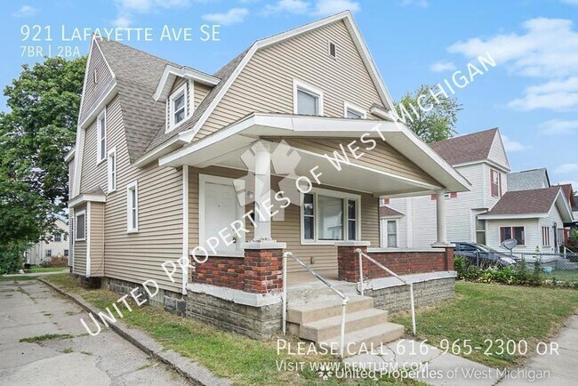 Building Photo - Available Now | Spacious 7 Bedroom, 2 Bath...