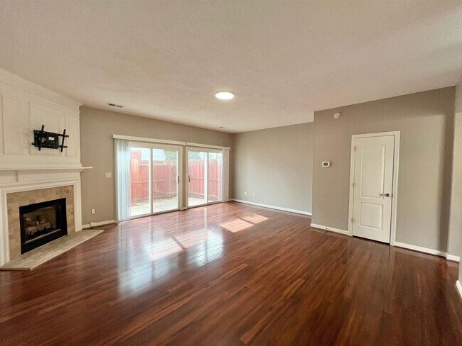 Building Photo - 3928 Elizabeth Glen Way