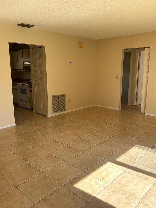 Foto del edificio - 1537 SE Arenson Ln