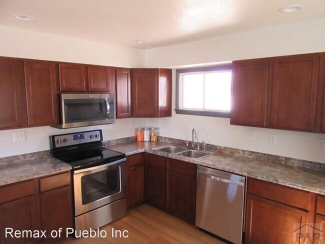 Building Photo - 4 br, 2 bath House - 4415 ST CLAIR Ave.
