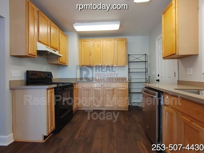 Foto del edificio - 1854 E Fairbanks St