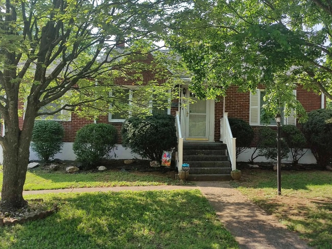Building Photo - 2521 Chatham St NW