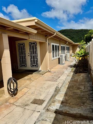 Building Photo - 520 Halemaumau St