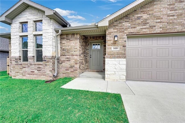 Building Photo - 1410 Emmerson St