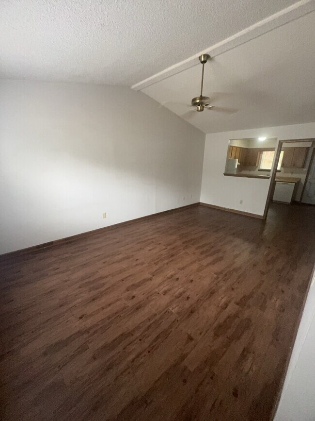 Foto del edificio - 1710 Wine Press Ct