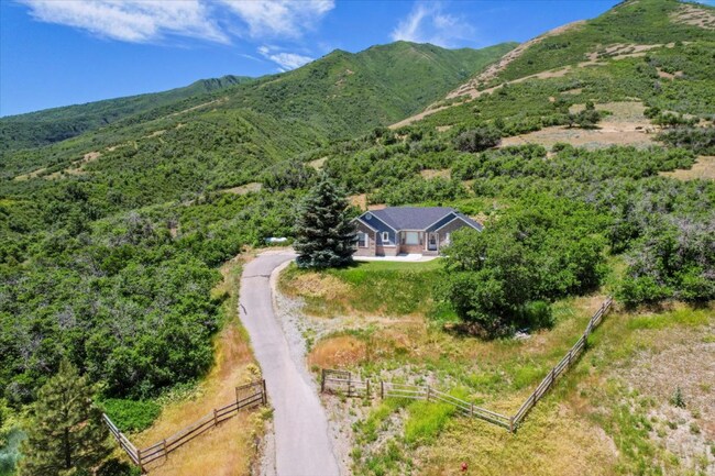 Building Photo - 1676 S Mountain Vw Cir