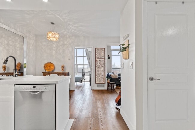 Photo du bâtiment - 438 Richmond St W