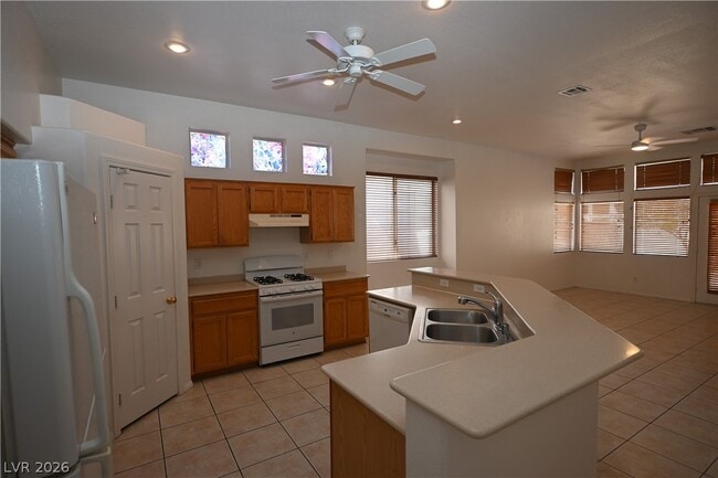 Building Photo - 1108 Coral Rainbow Ave