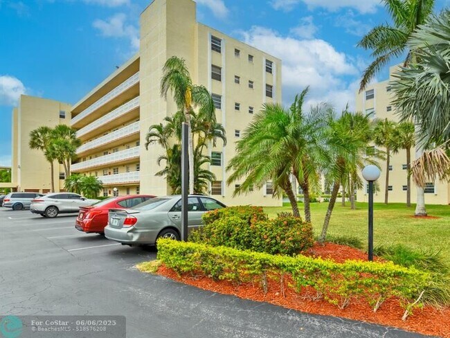 Foto del edificio - 121 SE 3rd Ave