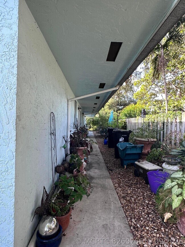 Foto del edificio - 234 SW 19th St