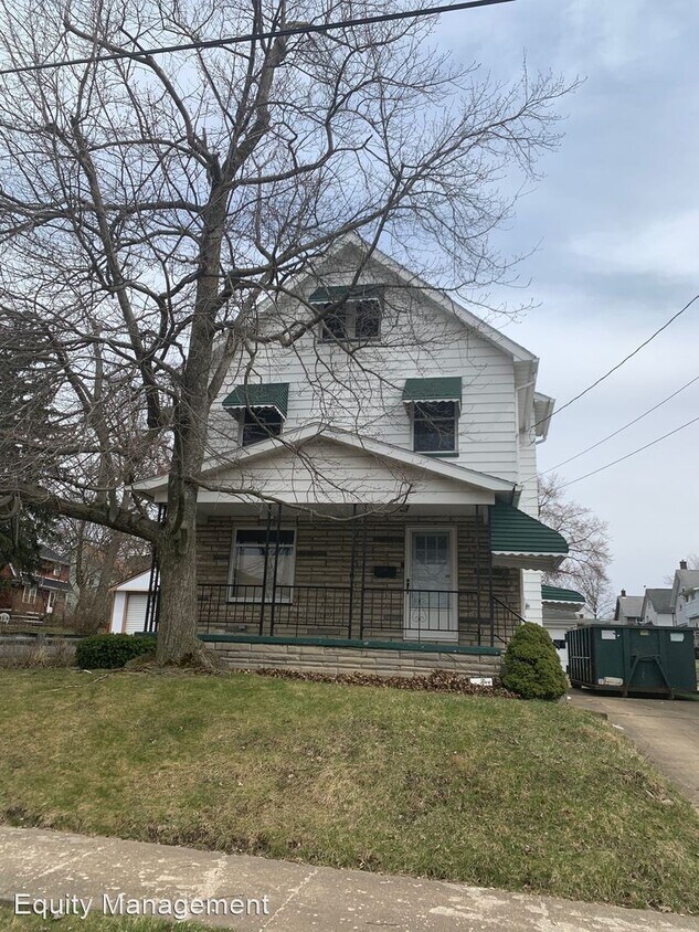 Primary Photo - 4 br, 2 bath House - 511 Lawrence Ave.