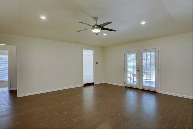 Building Photo - 1702 Colony Creek Dr