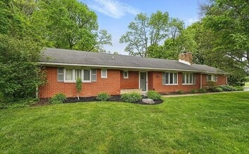 Building Photo - 141 W Rahn Rd