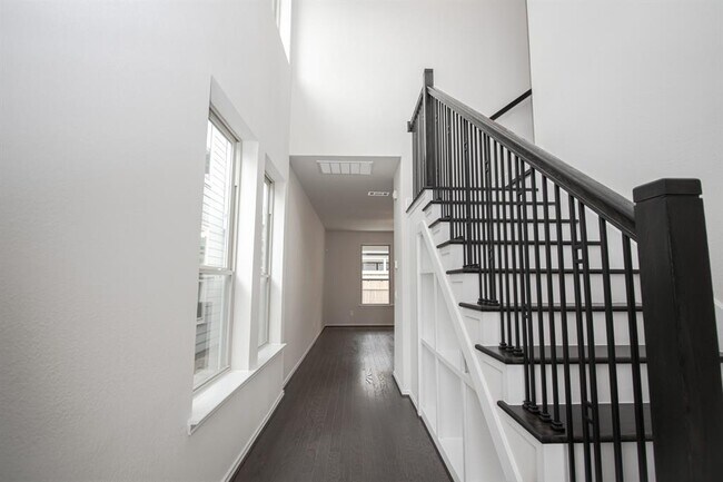 Building Photo - 3413 Knighton Hill Dr