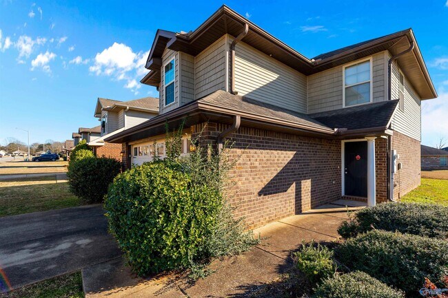 Building Photo - 161 Fields Pond Dr