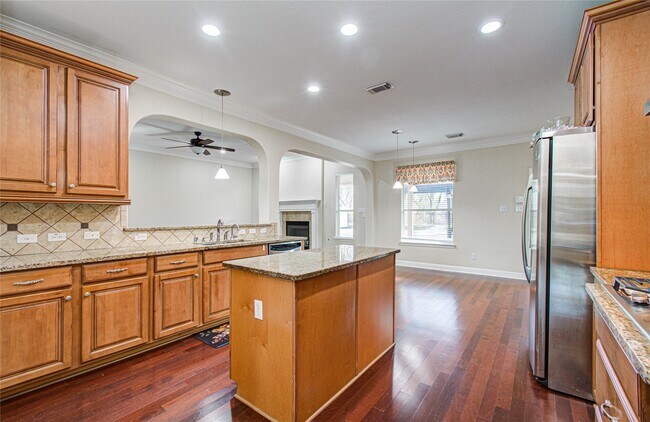 Foto del edificio - 3730 Arundel Gardens Ln