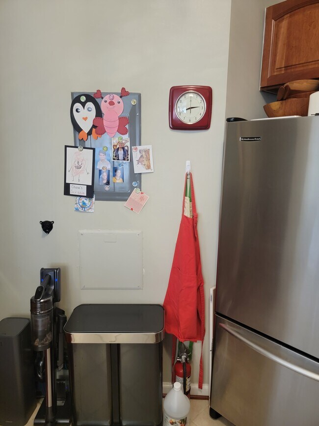 Building Photo - 309 Holland Ln