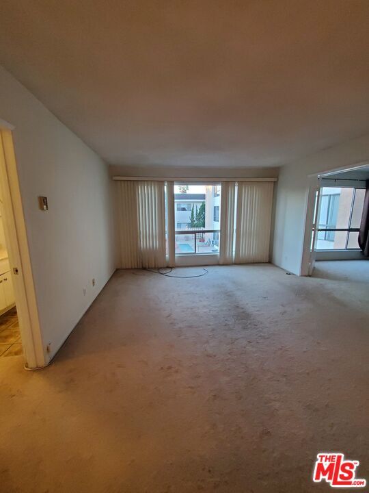 Foto del edificio - 6199 Canterbury Dr