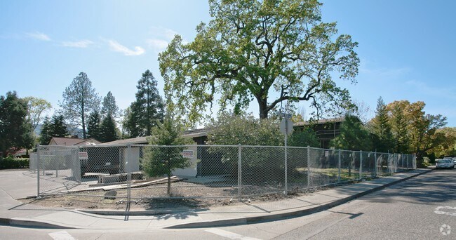 Foto del edificio - 1313 Monte Vista Ave