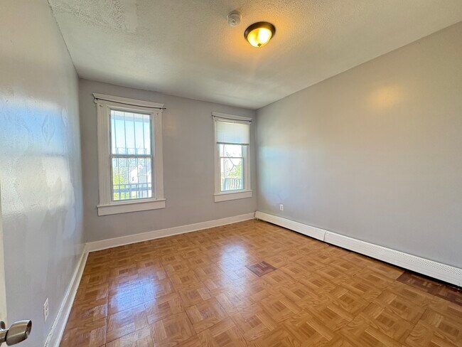 637 S Park 6 - 637 S Park St