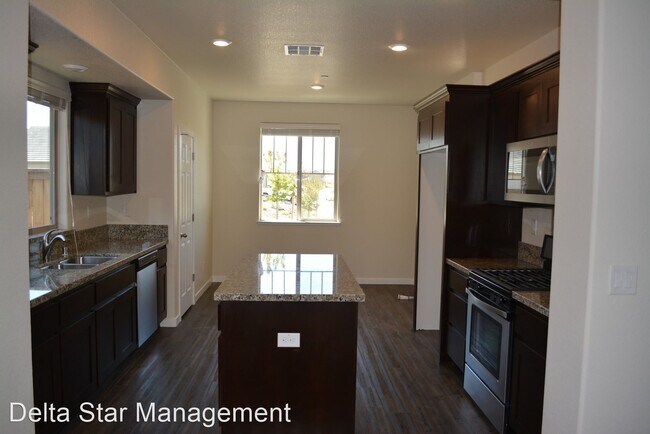 Foto del edificio - 3 br, 2 bath House - 2144 PROVINCETOWN WAY