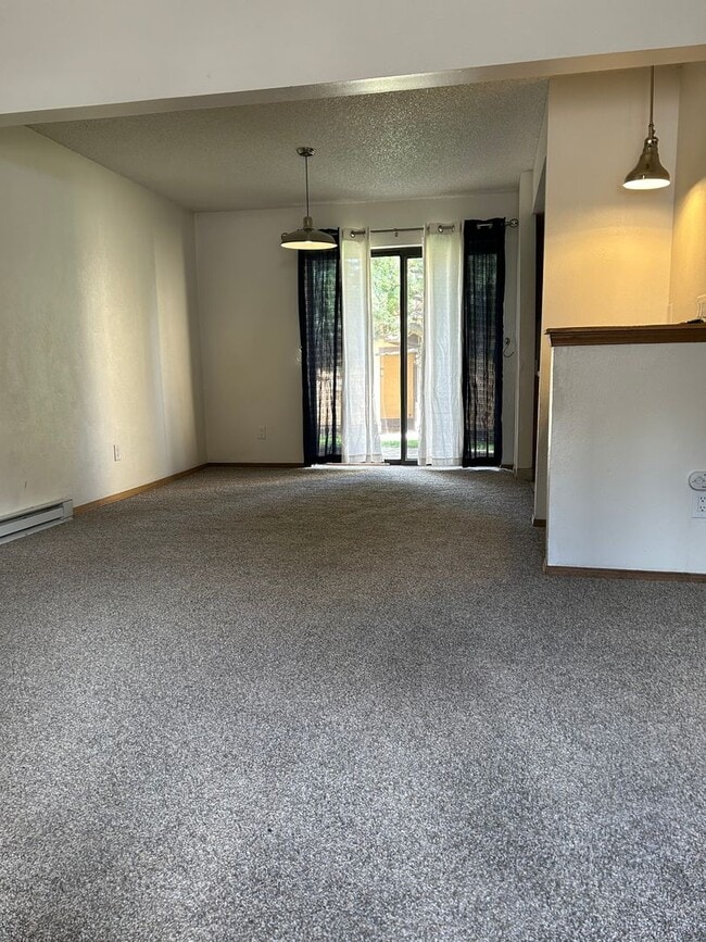 Building Photo - Two Bedroom 2 Bath Townhome In Rainbow Harbour Subdivision